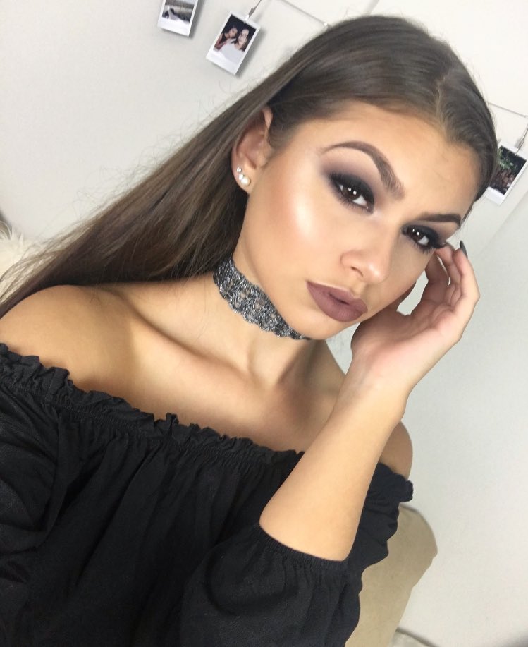 LIMFashionShow tweet picture