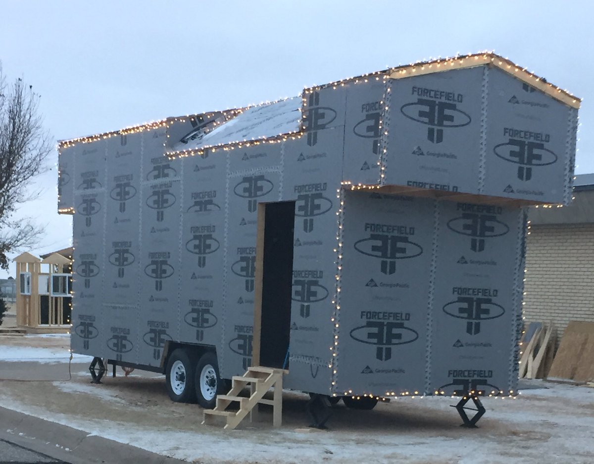 This made me happy! #tinyhouse #christmaslights <a href="/NessCityEagles/">Ness City Jr/Sr High</a>