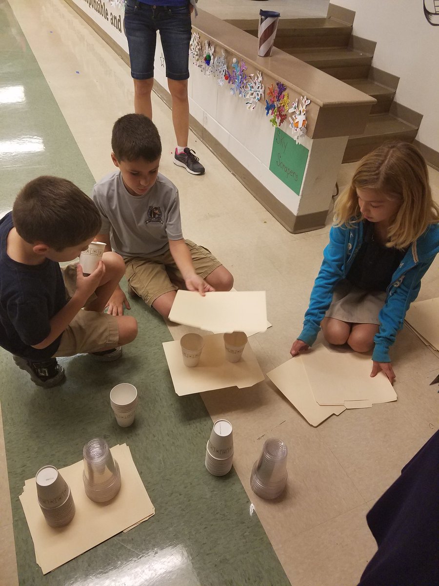 MsWeaver_AP's tweet photo. Students sharing their STEM projects...@Bryant_Elem #STEMfair https://t.co/4GxR2CVMC3