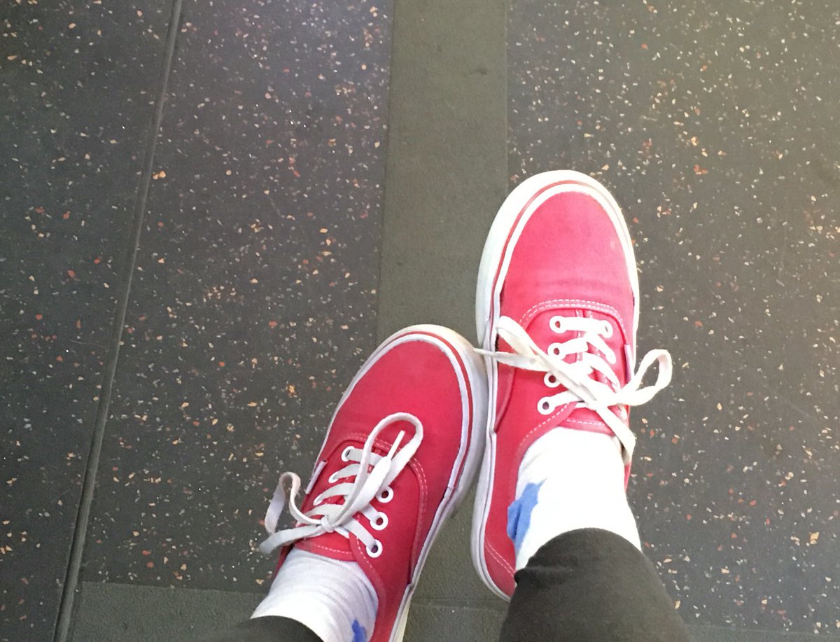 MintGreenQueen's tweet image. Last time i wore them was at our last senior bonfire and they still have sand in them from that night😭❤️🌞🌊 #missingcali