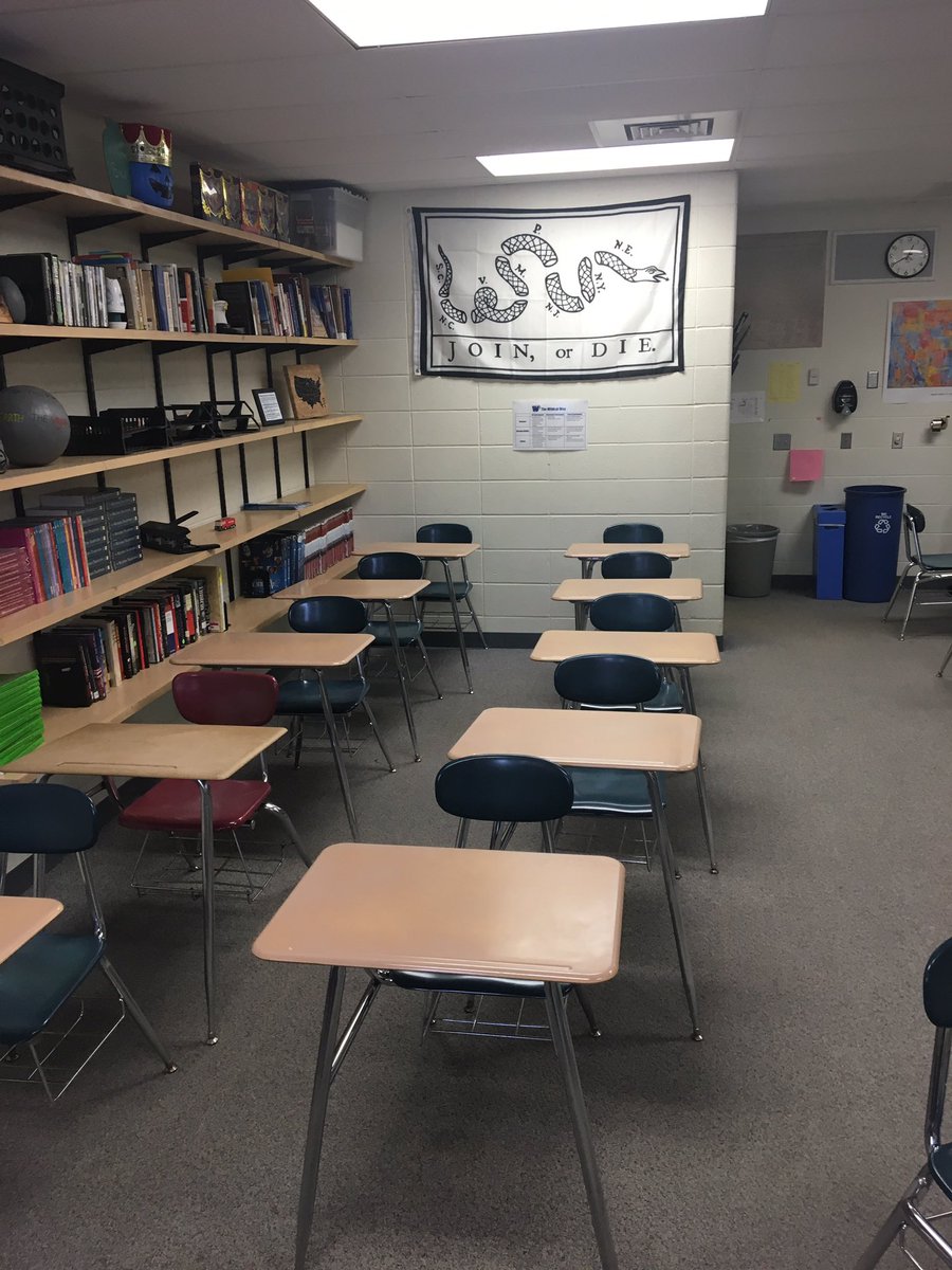 WillBrydon's tweet photo. A few pics of restructuring a classroom for a PL environment https://t.co/3npyeMaxbv