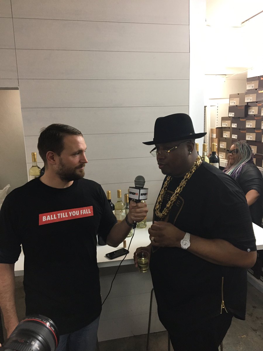 jsrohn's tweet photo. Talkin' to the 1 &amp; only "E-Feasible Belafonte Bellagiano Bellwether" @E40 over a glass of #earlstevens #wine #dboydiary #hhdx #btyf https://t.co/oYBEBPXb0a