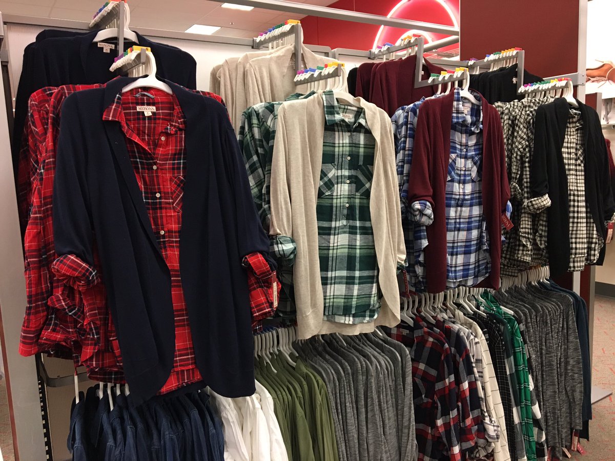 venusflyvmtl's tweet photo. The perfect combo #plaidshirt paired with a simple #cardigan This is my go-to #everydaystyle #vmtl #targetstyle #T1949 #scrappyanddelight https://t.co/QhDcf4KdvL