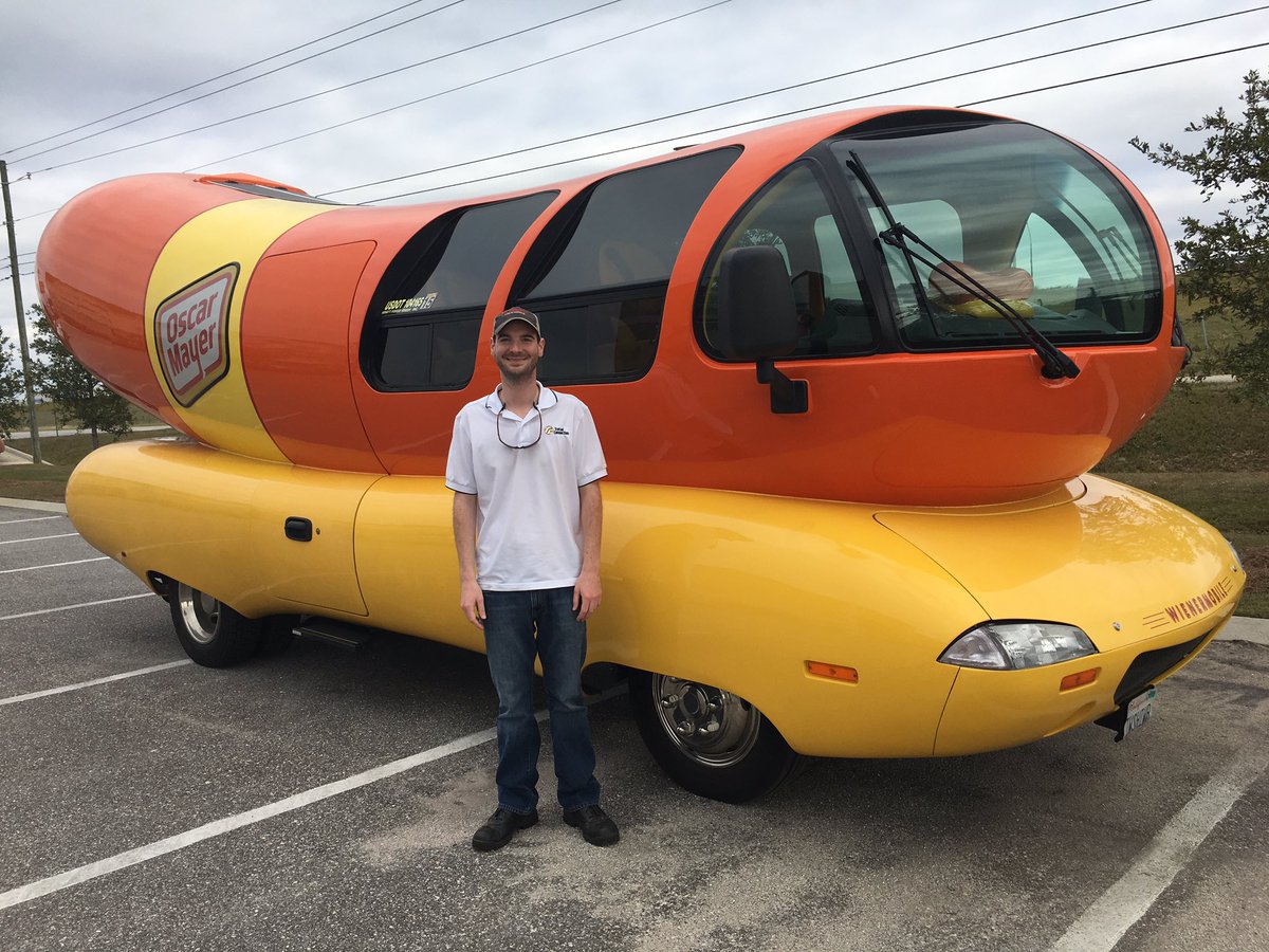 totalitconnect's tweet photo. Look what was in Mobile today! @oscarmayer #weinermobile #hotdogs https://t.co/lnu9EQZg6y