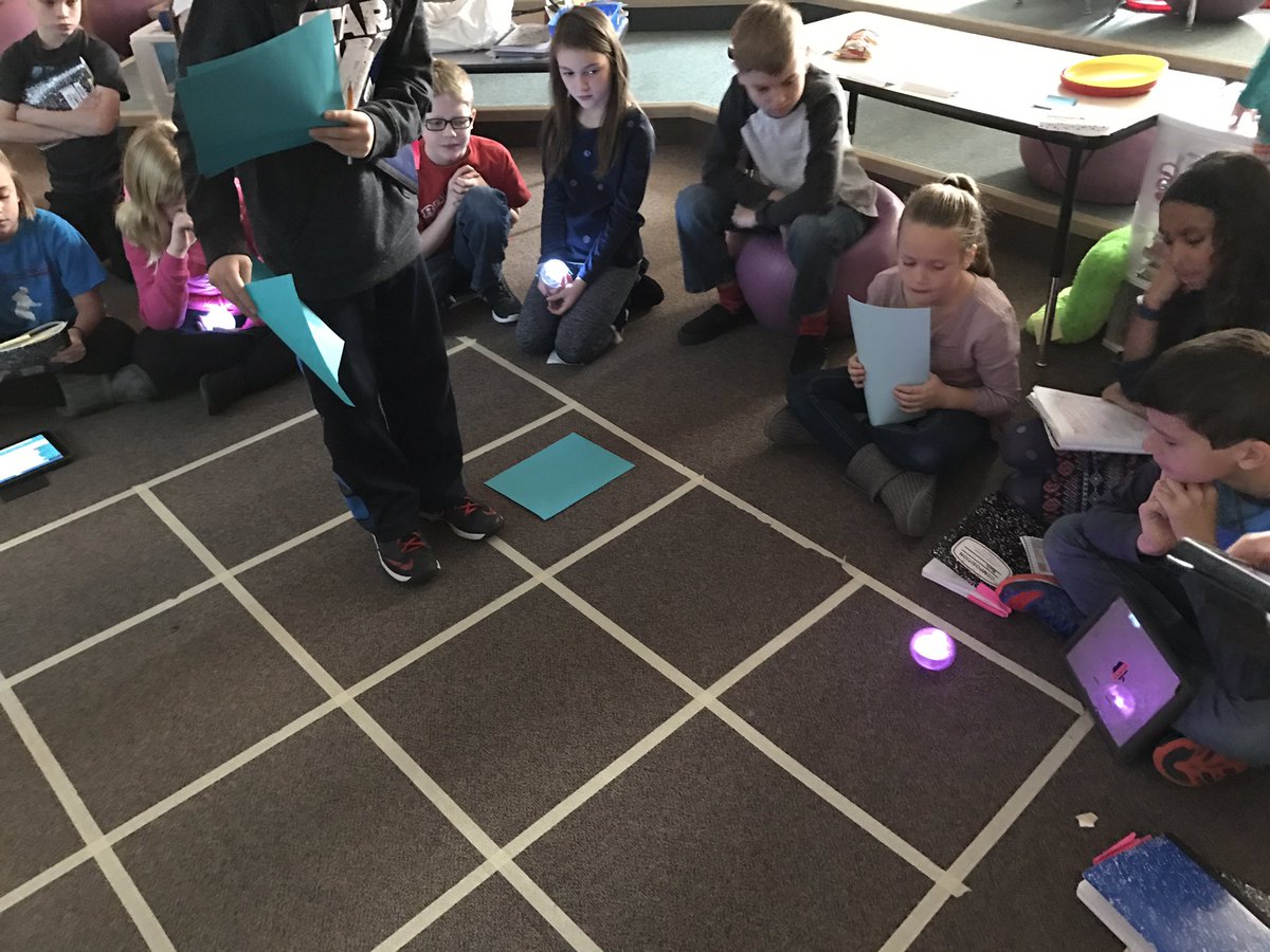 TeamMurch4's tweet image. Creating human computer programs for #CSEdWeek Also using @Sphero #LightningLab  for instant missions @BSEhseIN @HSE_21 @SpheroEdu