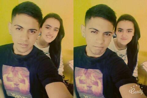 DamiJonathan's tweet photo. #friens <3 <3 https://t.co/5nMB0Pgs18
