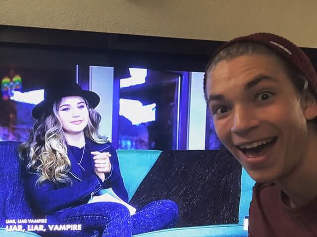 WiIIMeyers's tweet photo. Seeing to my best friend in the TV #liarliarVampire @BrecBassiger https://t.co/FNFDYVmXX9