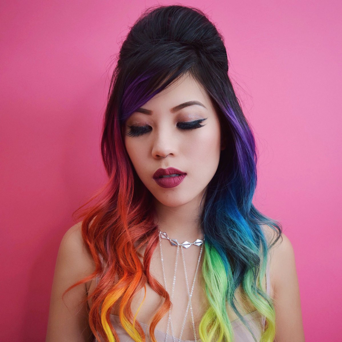 #ad I created this 60s inspired look using  <a href="/AllThingsHairUS/">AllThingsHairUS</a>  💇🏻🎄⛄️✨❄️  #100YEARSxHOLIDAYHAIR bit.ly/2gOZ4Pg 😘 #allthingshair