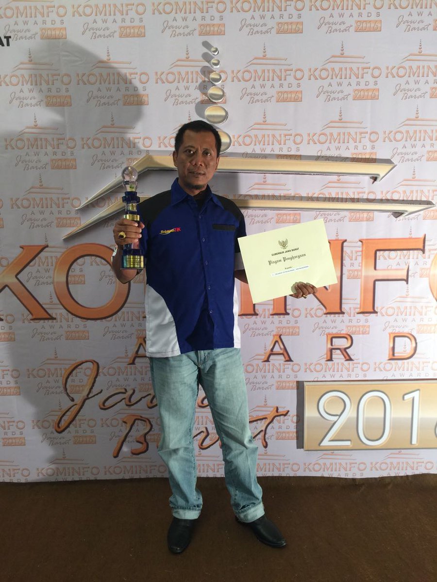 Selamat.. :D "@Eman99Suherman: Relawan TIK Majalengka Sabet  juara 2 Komunitas TIK terbaik Se-Jabar  <a href="/rtikmajalengka/">Relawan TIK</a>