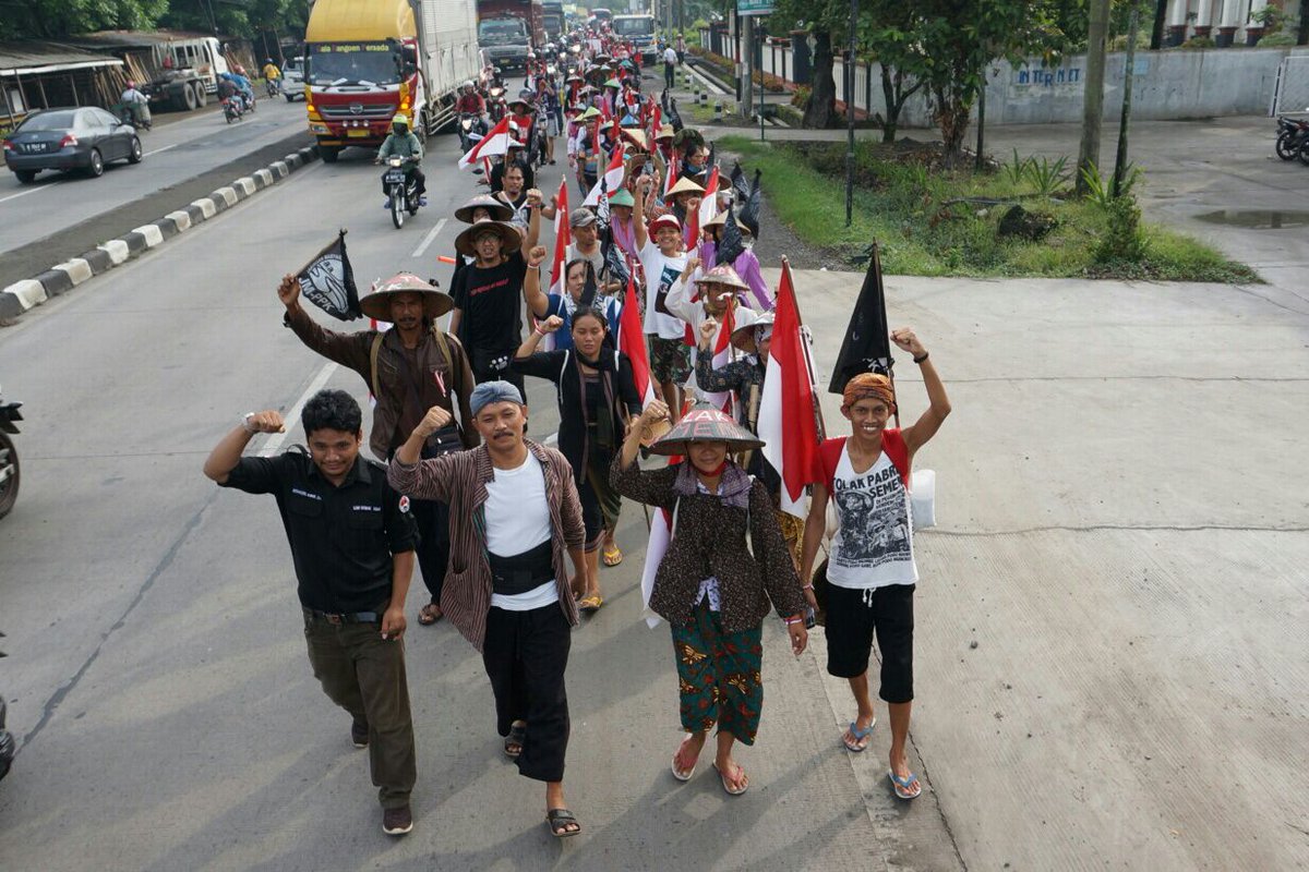 Hari ini longmarch lanjut! 
#PatuhiPutusanMA
#KendengKawalPutusanMA