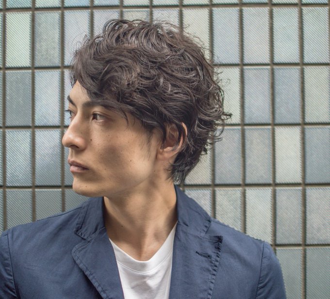 新郎の髪型もおしゃれに セットやパーマなど衣装に合う髪型のご紹介 大人女子のライフマガジンpinky ピンキー