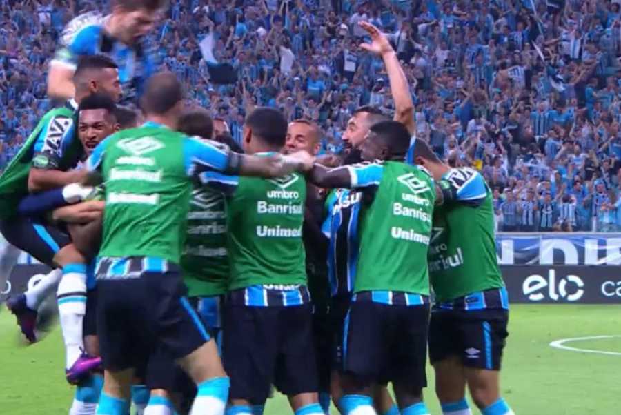 Bolaños faz o gol e dá início à festa do título gremista. Assista glo.bo/2h84cyf