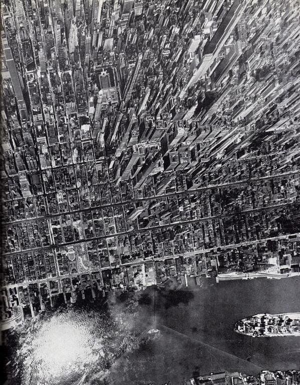 Vertical view of Manhattan, New York, 1944. Photograph by Andreas Feininger.