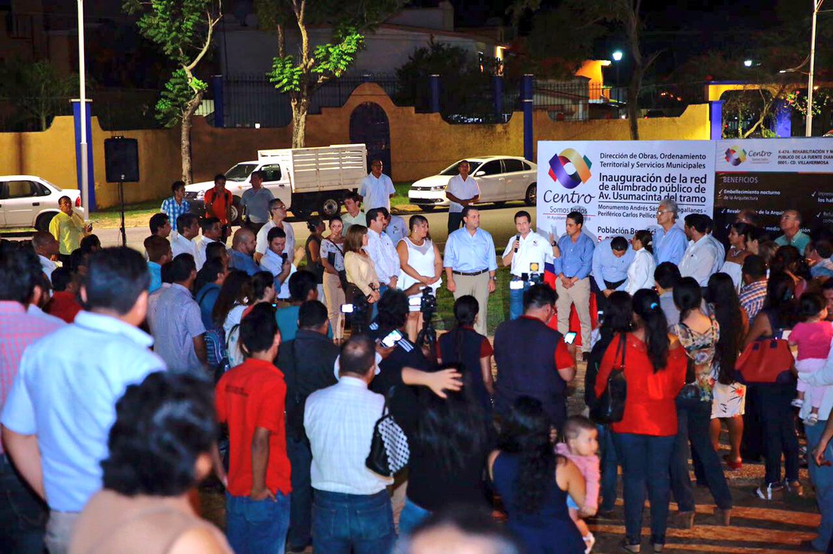 gerardogaudiano's tweet photo. Contar con calles bien iluminadas ofrece a las familias del municipio seguridad para transitar libremente. #CentroSomosTodos https://t.co/ujLSZWYKPP