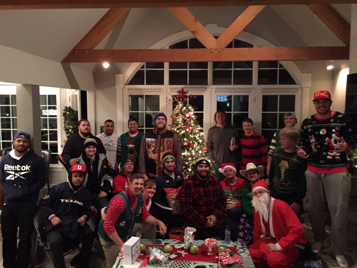 CoachChoateFB's tweet photo. Had a jolly good time with Bobcat class of 2018 tonight.  #family https://t.co/46PBXjSZtM