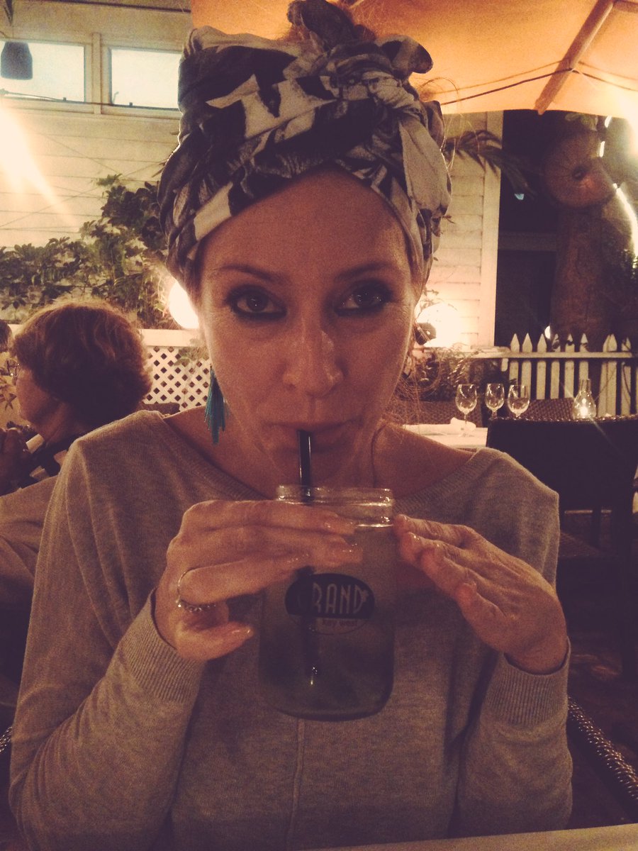 AspassoconBlue's tweet image. Il mio sport preferito è pensare! #vitadacritico #setup2017 #keyWest #mojitoMania @RobertaFilippi #ArtBaselMiami #40epoi