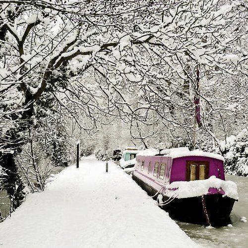 Amazingthingz2's tweet photo. Oxford, #England
#Christmas #winterfest #snow https://t.co/evVzFHBHab