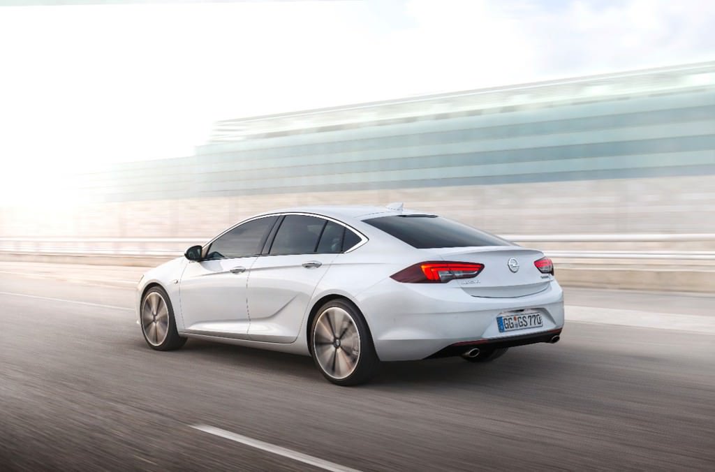 FiloDestek's tweet photo. İşte yeni Insignia #Ekonomi #Otomobil #Araba #Opel #insignia @Opel_Turkey https://t.co/dlThwcSvDO https://t.co/0tykjyWPk5