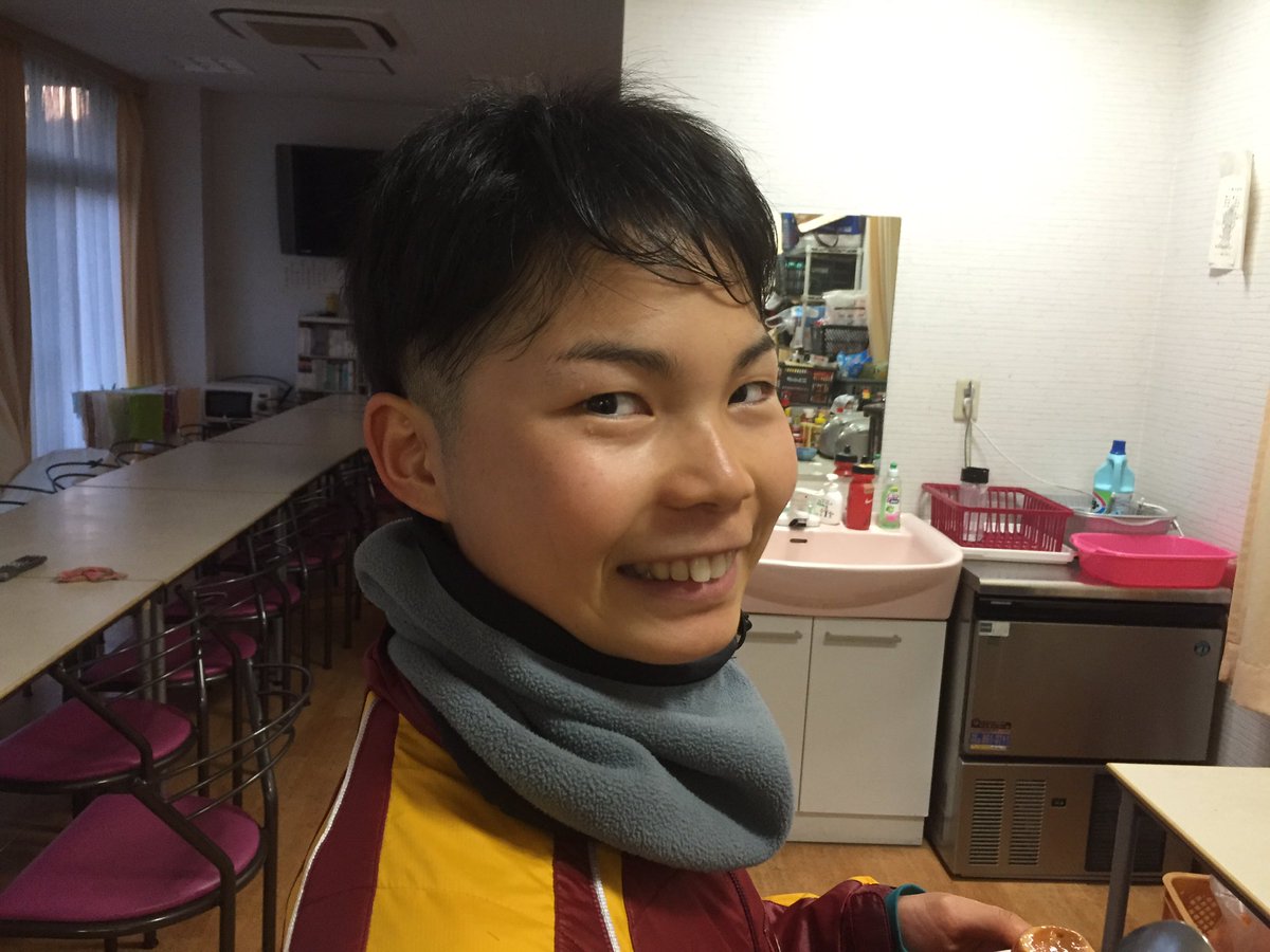 フジテレビ陸上 今日は名城大学にお邪魔していますがこちらを見てください 何と赤坂よもぎ選手から手作りプリンを頂いてしまいました ちなみに超美味しい そして 日本一になる為に 1mmカットのツーブロックにしてきました と早くも気合maxです