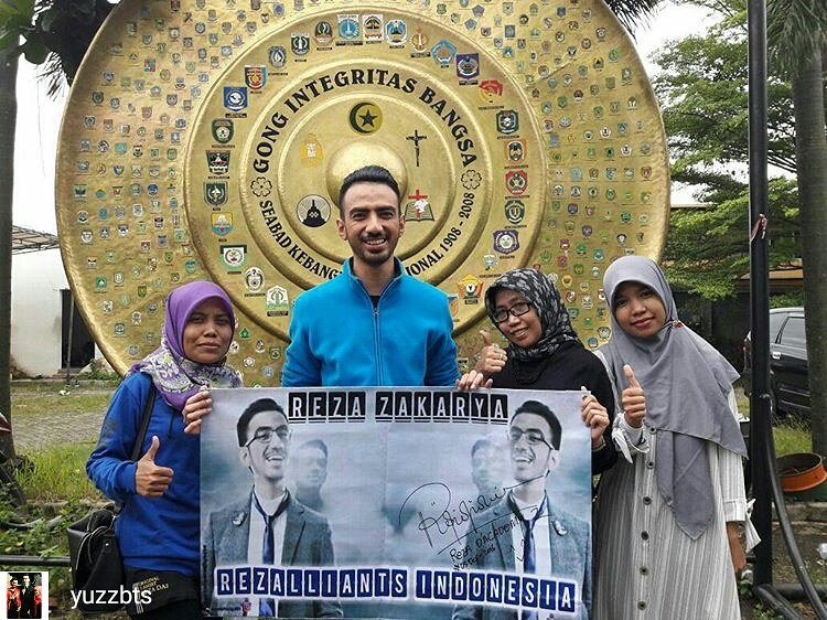 REZA DBOX LAGI
New banner rezalliants
Akankah banner ini terpampang di Venue studio 5 indosiar ? 🙋