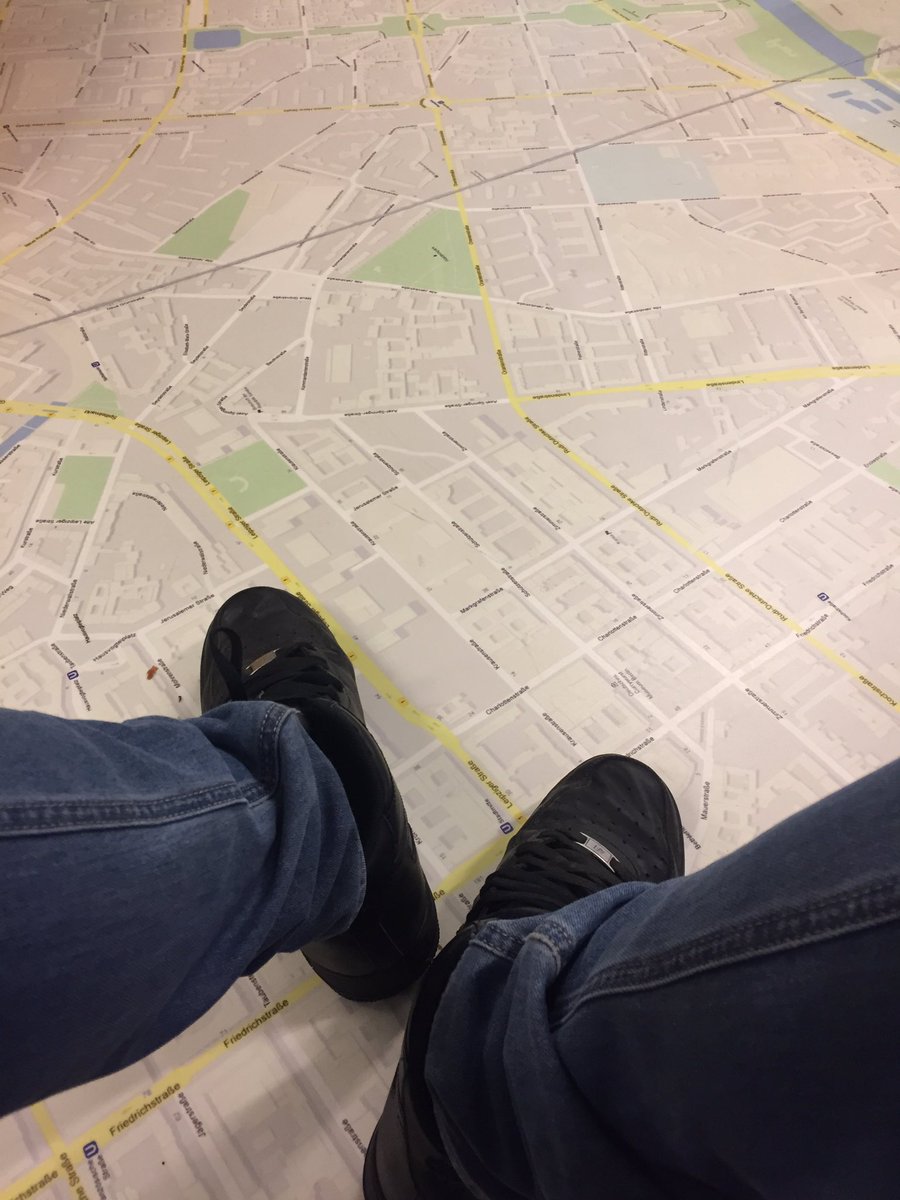 De vloer is Google Maps, want lava is passé #Google