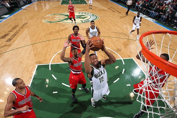 The top plays from tonight's win of the Blazers!! #OwnTheFuture https://t.co/21sh7PWrlK