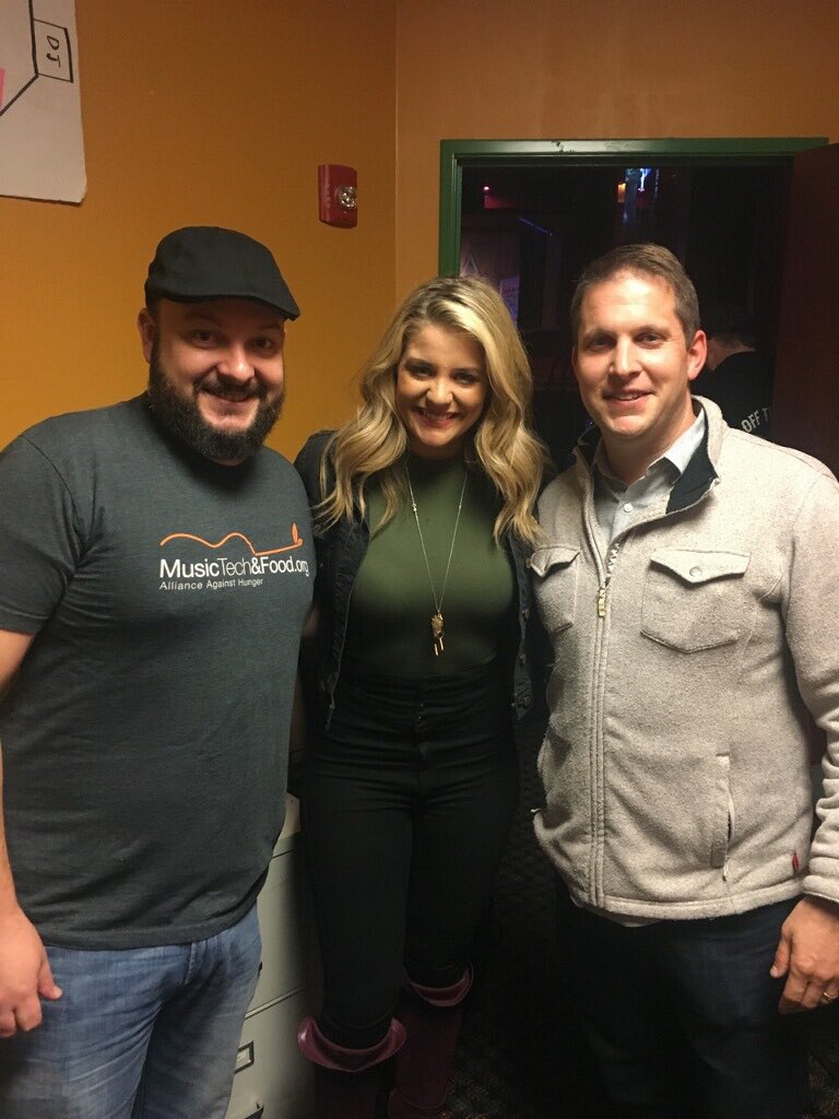MusicTechFood's tweet photo. .@Lauren_Alaina thank you for the great show and for helping our cause! #twangotango #fighthunger #musictechfood https://t.co/KInbBPCPnS