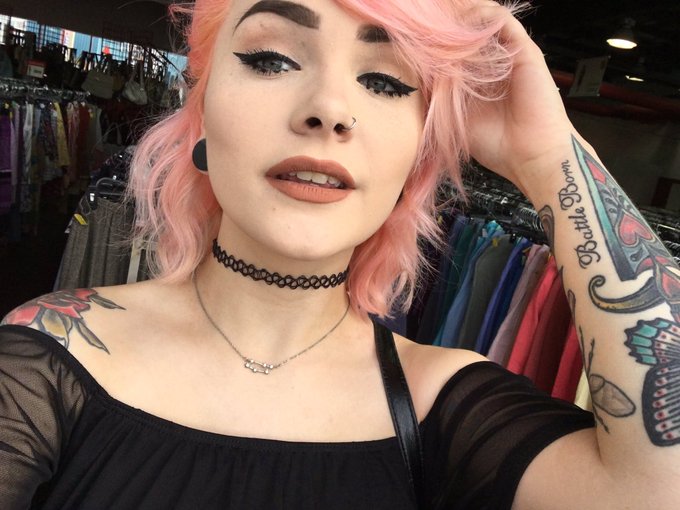 I'm a sweet peach baby, eat me up. https://t.co/7KxypFADWV<a href="/tag/mvsales"class="tags"><span>#mvsales</span></a>