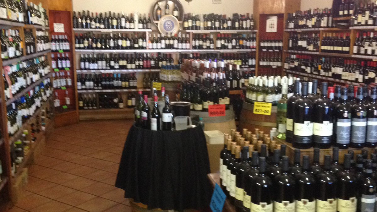 #winetasting in #Kleinmond    🍷for <a href="/Badsberg/">Badsberg Wine Cellar</a> &amp; <a href="/STBHills/">Stellenbosch Hills</a> at #ProteaWineBarrel 2-6pm on Fri 9 Dec &amp; 9:30am-1pm on Sat 10.