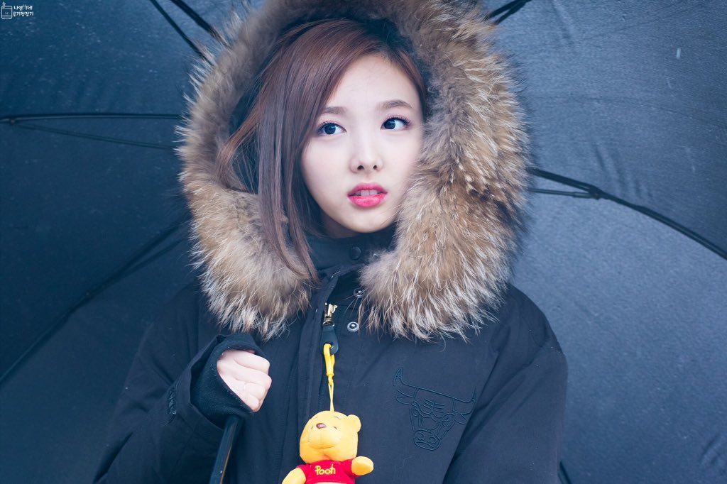 nayeonpics's tweet photo. 161126 https://t.co/cOxgY8v8I2