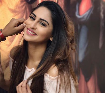 hihelloo1's tweet photo. Selfish @karantacker said in his latest iv krystle is his lostfrd forgot her how dare the way krystle supported u https://t.co/IQttdsiK6B