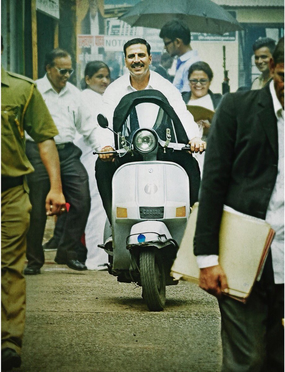 जॉली आ रहा है - तैयार हो जाइए उसके कारनामों के लिए #JollyLLb2 trailer @foxstarhindi on Dec 19