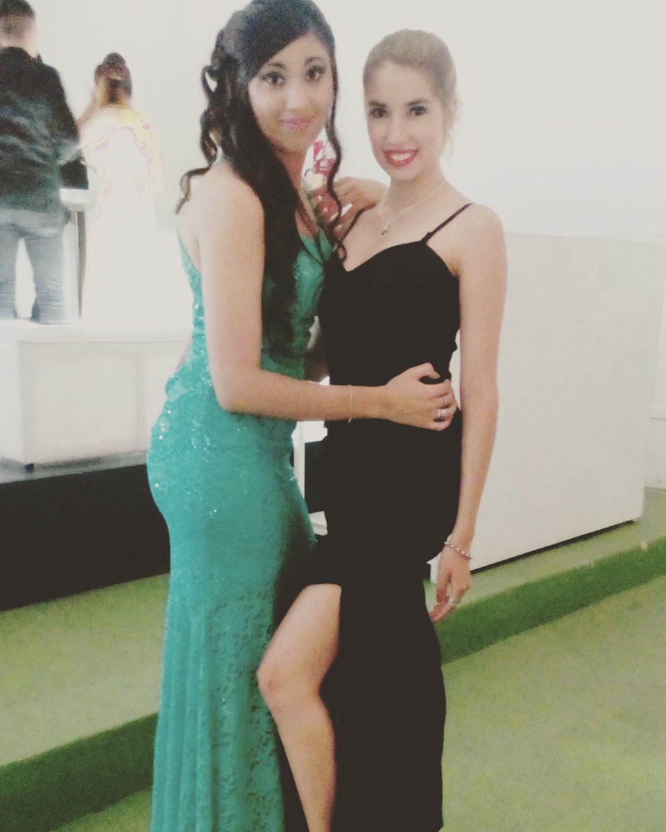 cinthia_gamero's tweet photo. Cena de egresados #promoor16inal https://t.co/b96tCbo5aN