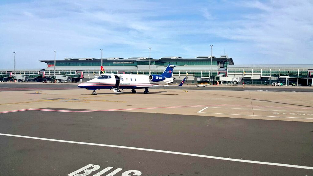 Netcare911_sa's tweet image. Netcare transferring critically ill patient from Durban to the Gauteng for specialised care #awsomeservice