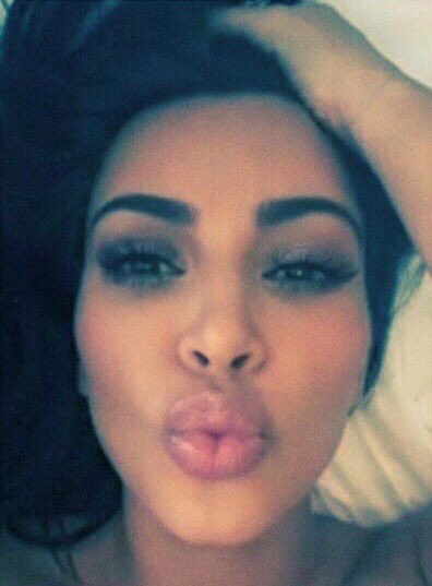officialAldsees's tweet photo. نفس الشئ ولكنكم تحبون بنت كارداشيان 🌚😙 https://t.co/F6tltcKJHB