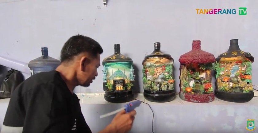 Top 20 Cara Membuat Akuarium Dari Botol Plastik Anda Harus Mempertimbangkan Sebelum Membuat Youtube Plastic Bottle Art Bottle Art Diy Aquarium