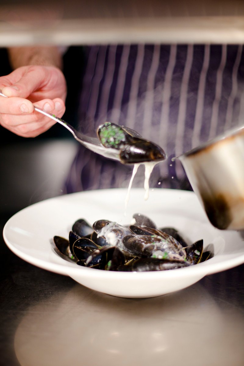 Kingjohninn's tweet photo. We've gone and made #thursday even better with our new Mussels &amp; Fries offer- just £15 with a glass of wine or beer https://t.co/dJw0TeLvF8 https://t.co/W5xTiBeVpI