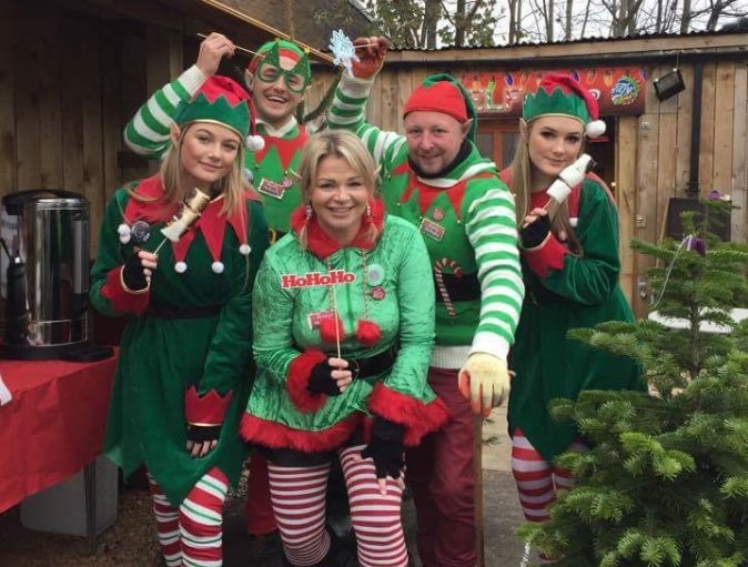 RutherglenRef's tweet photo. How these Cambuslang elves are  helping good causes...

https://t.co/rUobyf5n03 https://t.co/FNLnmq2itY
