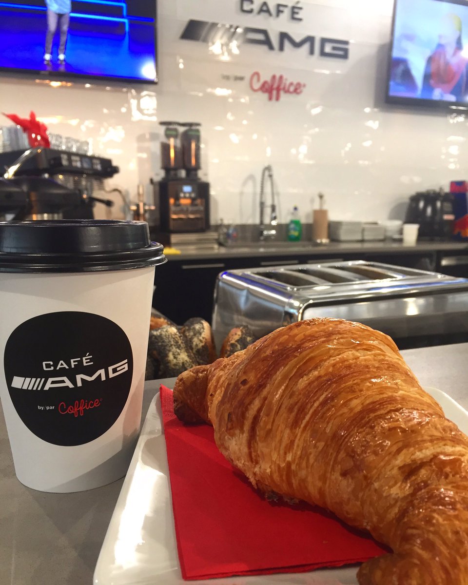 lestouriers's tweet photo. Félicitations à nos amis de chez @cafecoffice pour leur nouveau café!! #lestouriers #cafecoffice #croissant #mtl #montreal https://t.co/3B0cXNOshy