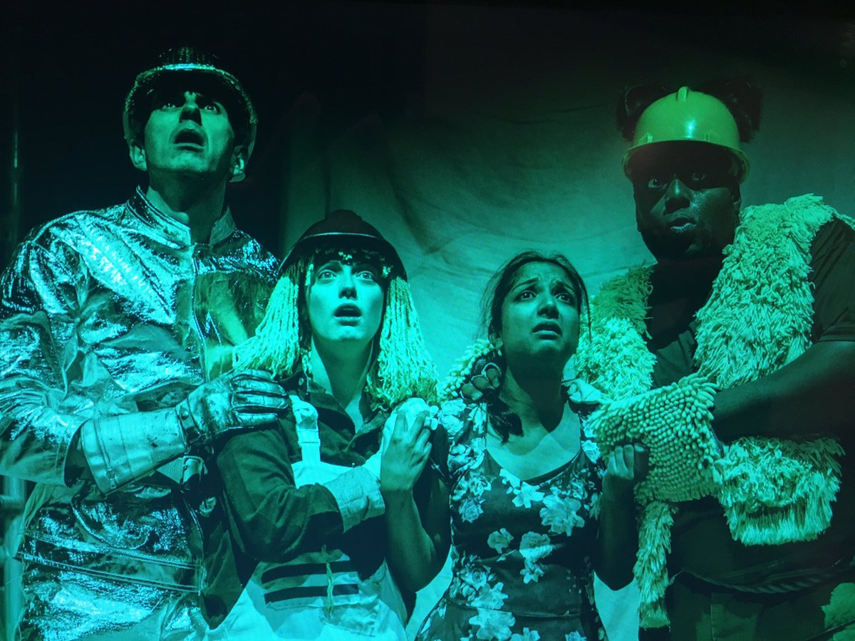 fionaallanscott's tweet image. Pop by @RedbridgeDrama tonight at 7.30 for some Wonderful Wizard of Oz shenanigans!