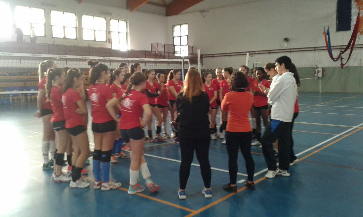 FMadridVB's tweet photo. ¡Comienza la 1a CONCENTRACIÓN del Infantil Femenino del Programa de Tecnificación! La cuenta atrás para el CESA 2017 ya está en MARCHA... ⏳⏳ https://t.co/z3Qhb8xhkO