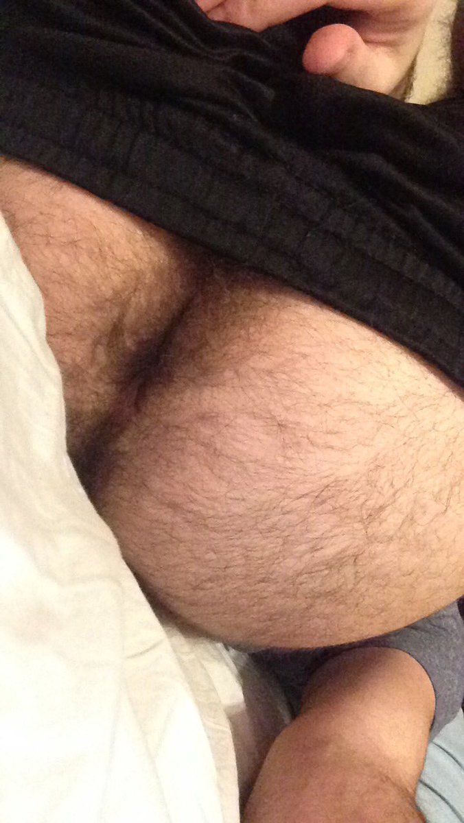anthoni_hardie's tweet photo. Retweet if you like my hairy ass ;) https://t.co/1VwVlXyAmt