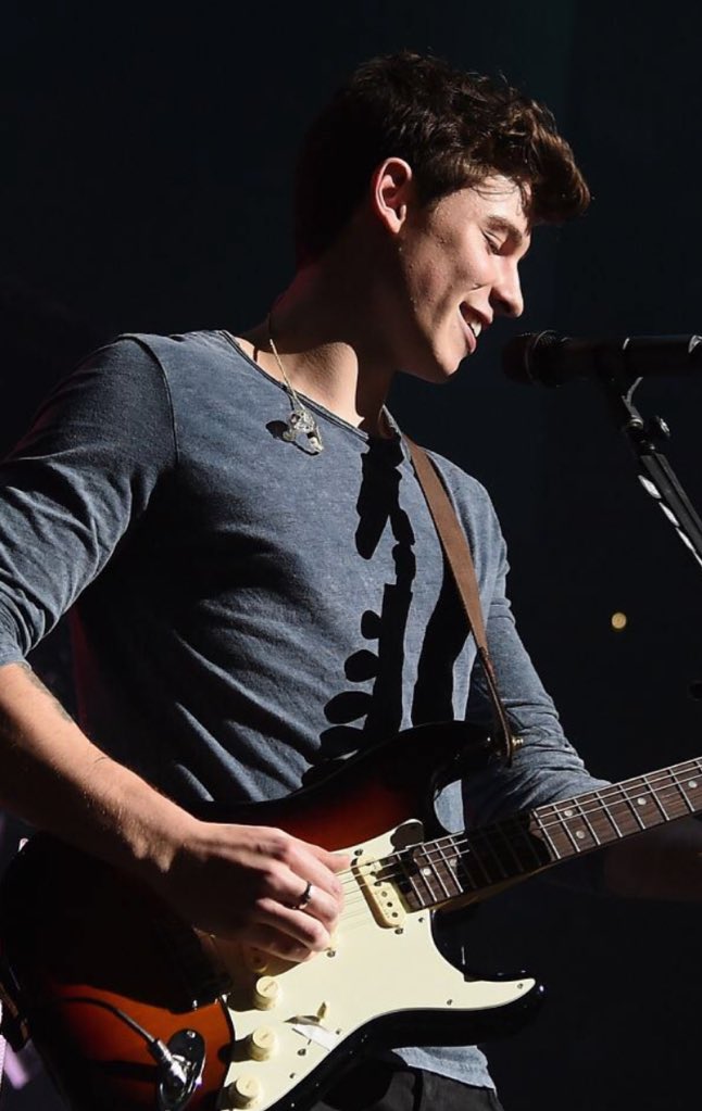 ShawnMendesSP's tweet image. Foto de Shawn en el #Q102JingleBall de Philly.