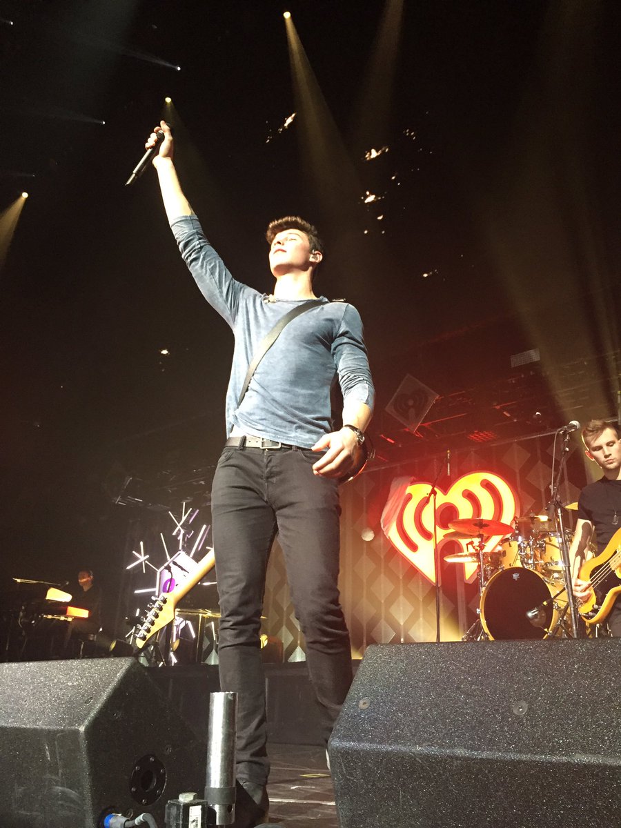 ShawnMendesSP's tweet image. Foto de Shawn en el #Q102JingleBall de Philly.