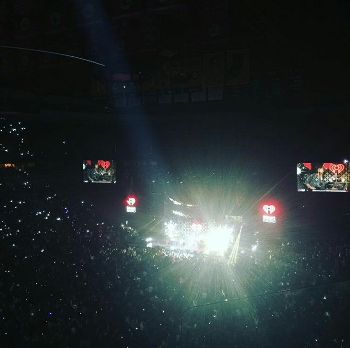 ShawnMendesSP's tweet image. Foto de Shawn en el #Q102JingleBall de Philly.