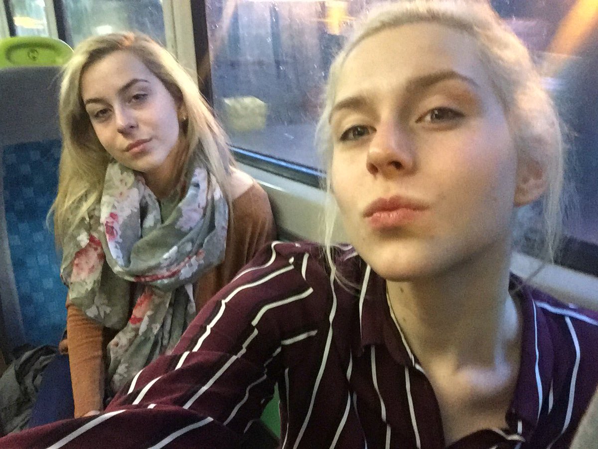 LucyRhysThomas1's tweet photo. On my wayπ to get my brace changedπ with my twincess #brace #cardiff #train #blondies #twins #modelingthemaking #emmiethoom https://t.co/Gk2neb2tqc