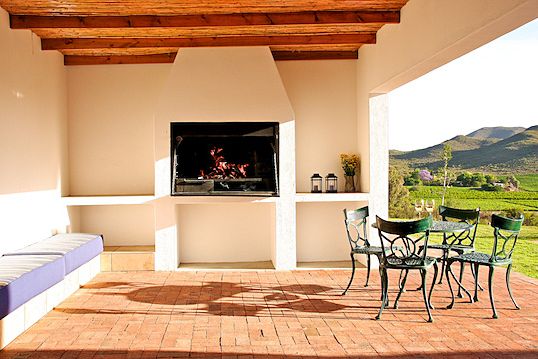 PavingWarehouse's tweet photo. Simple yet practical. Perfect #braaipit #firepit area for your guests. https://t.co/HChra6esYh