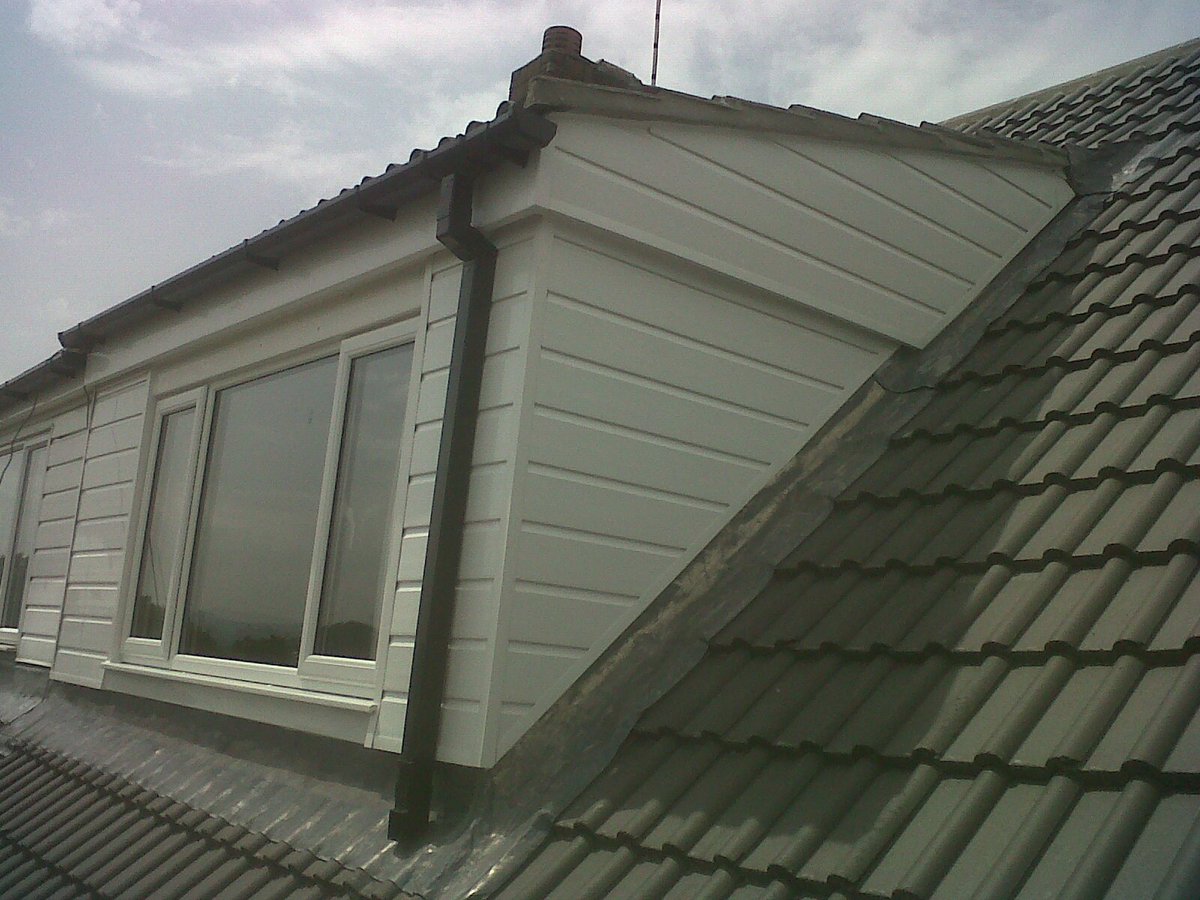 bartonroof tweet picture