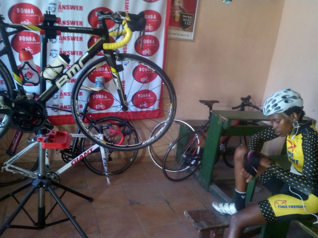 bongacycling's tweet image. @LiseOlivier @Cycling_SA Bonga just did a service on @ZaneleTshoko bike, at TASBCA we practice ubuntu