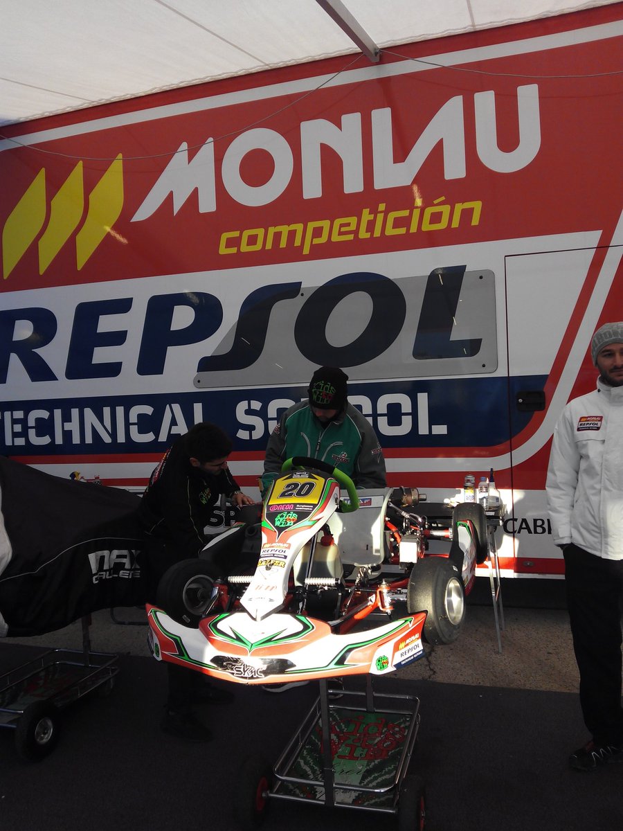 skmc16_'s tweet photo. Desde hoy hasta el domingo estaremos luchando por la Copa de Campeones en el Karting Vendrell con una de las unidades del #SKMC16. https://t.co/RFXpBPyYSS